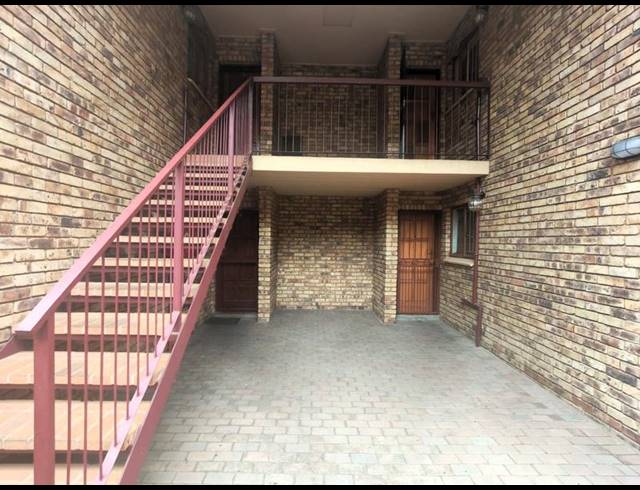3 BEDROOM APARTMENT FOR SALE IN ZWARTKOP